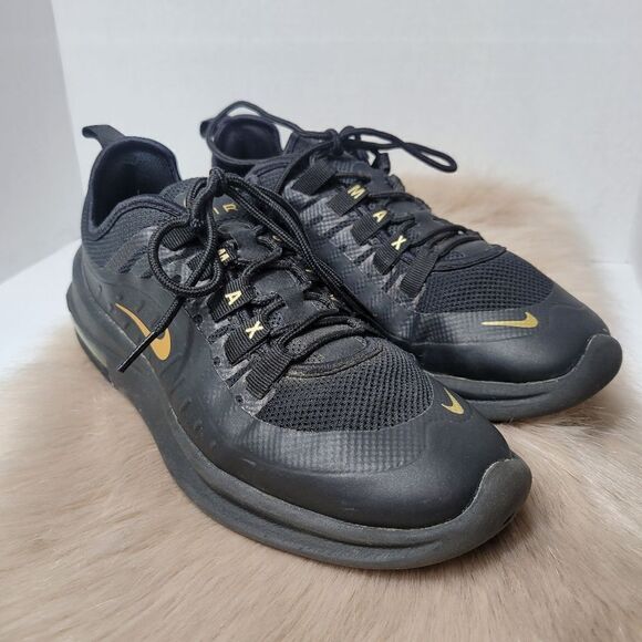nike air max axis black metallic gold